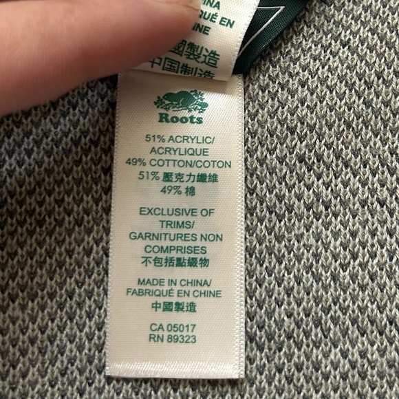 Roots Canada Grey Knit Frill Bottom Drape Poncho with Maple Leaf Detail - Picture 9 of 13